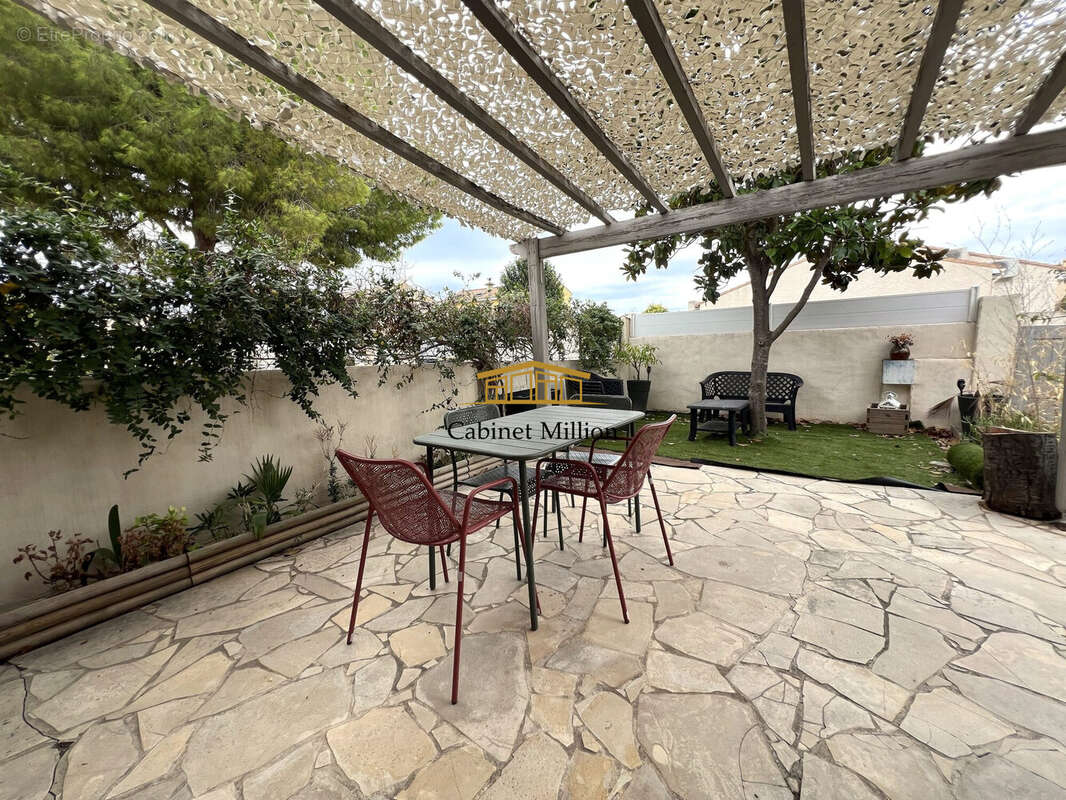 Maison à VIC-LA-GARDIOLE