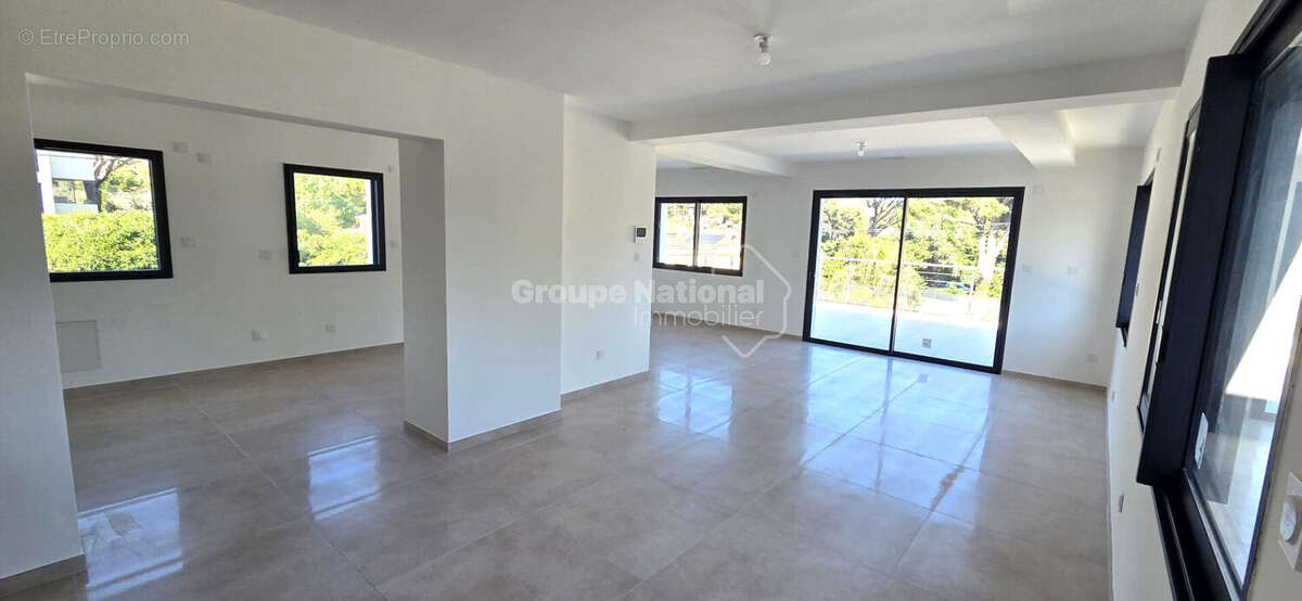 Appartement à CARRY-LE-ROUET