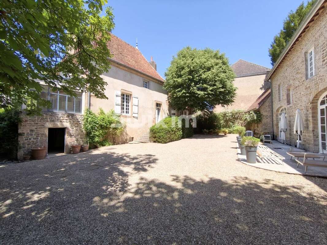 Maison à SANTENAY