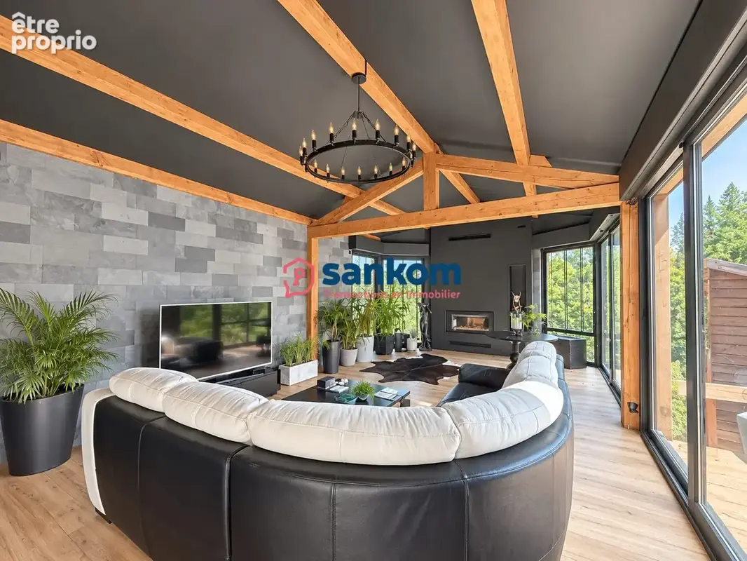 Maison 4 pièces 212 m² à vendre à Sanssac-L'eglise (43320) - photo 2