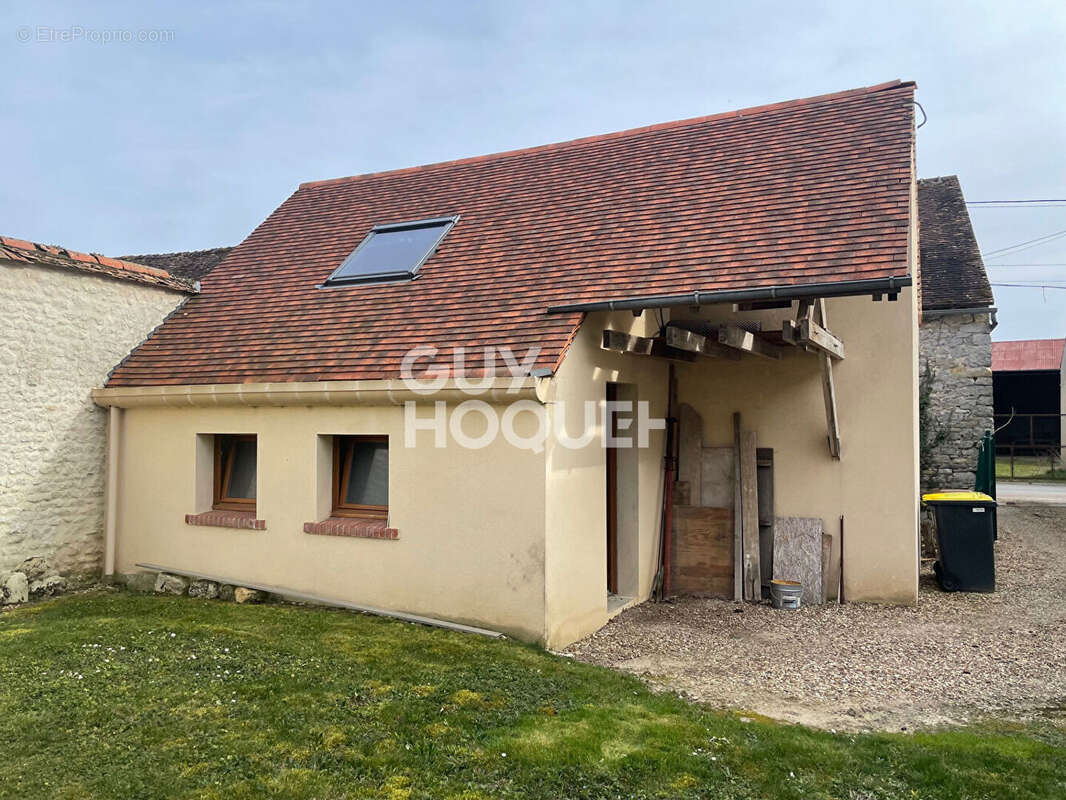 Maison à LA CHAPELLE-LA-REINE