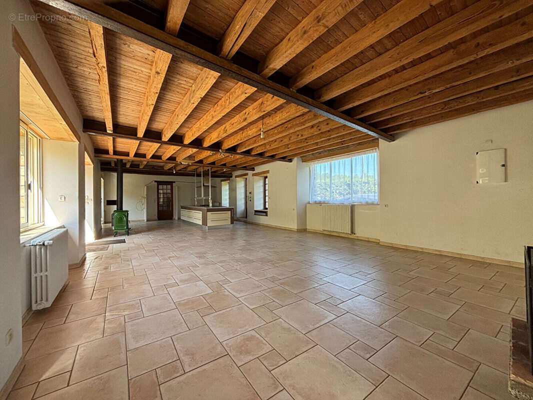 Fermette sur un terrain de 5 300 m² - photo 2