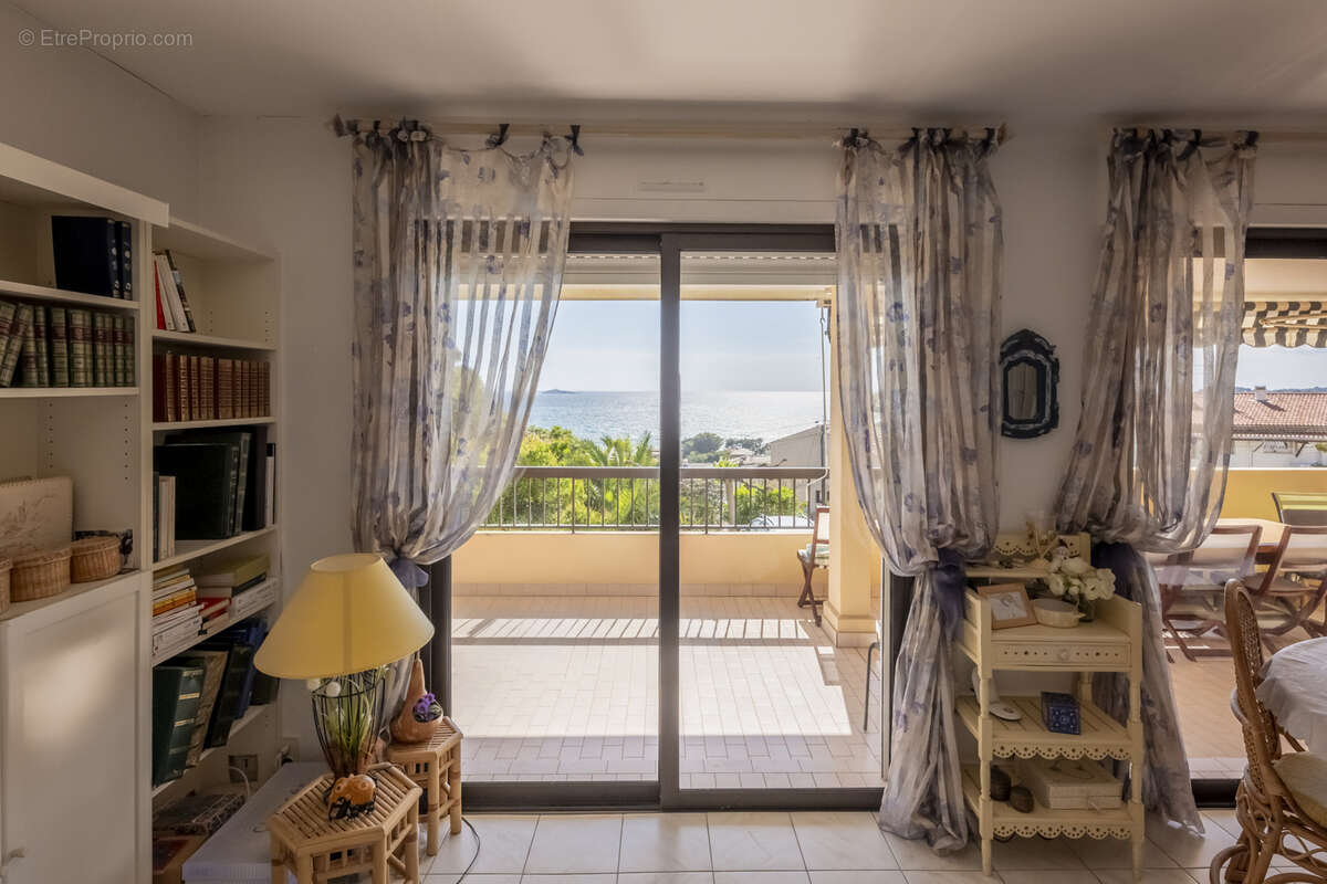 Appartement à SIX-FOURS-LES-PLAGES