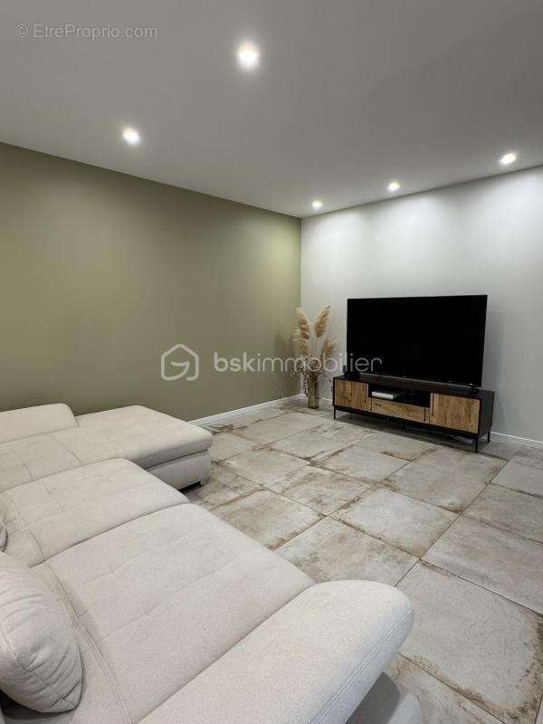 Maison à PONT-EVEQUE