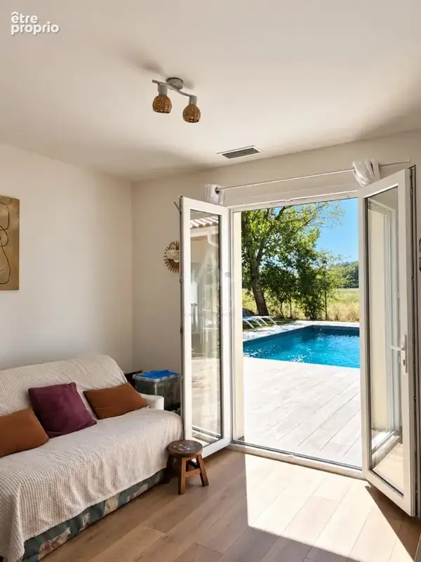 Maison récente de 146 m² avec piscine sur terrain arboré de 1 646 m² - photo 9