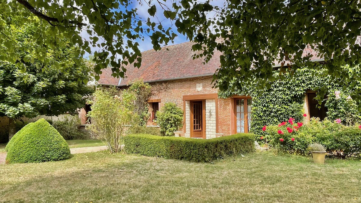 Maison à GROSSOEUVRE
