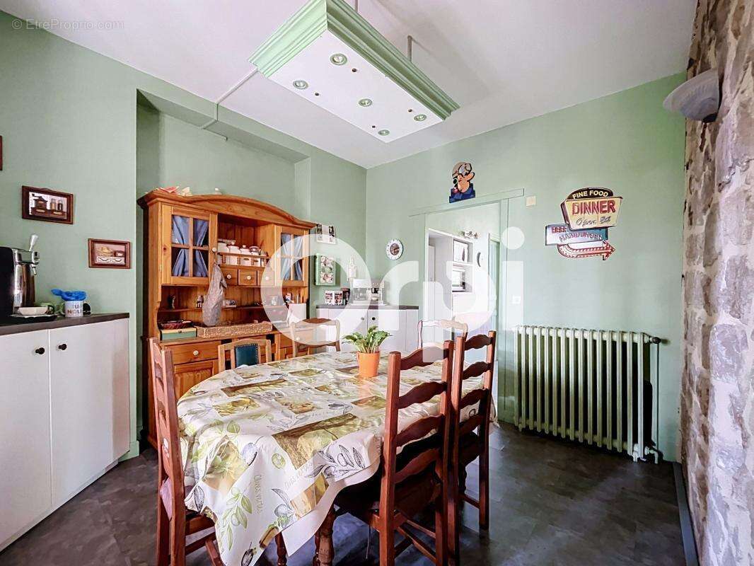 Maison en pierre de caractère 219m2 – Saint-Pantaléon-de-Larche - photo 5