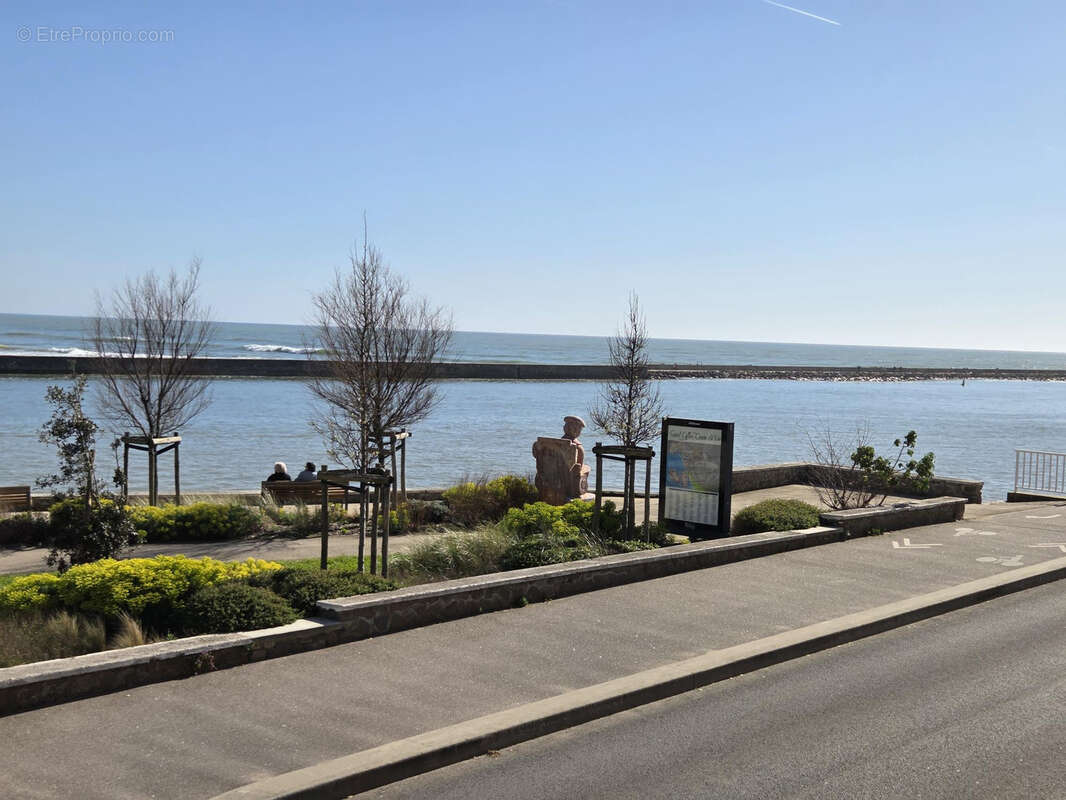 très belle résidence de qualité, quartier Boisvinet vue imprenable mer et sortie du port - photo 4