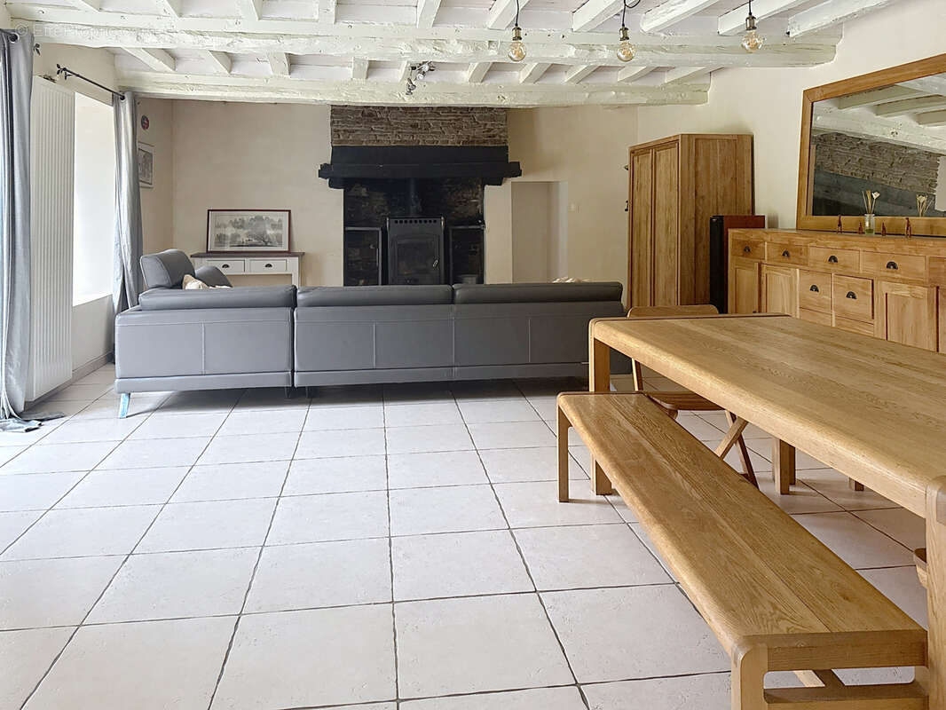 Maison à SAINT-MARTIN-DE-LANDELLES