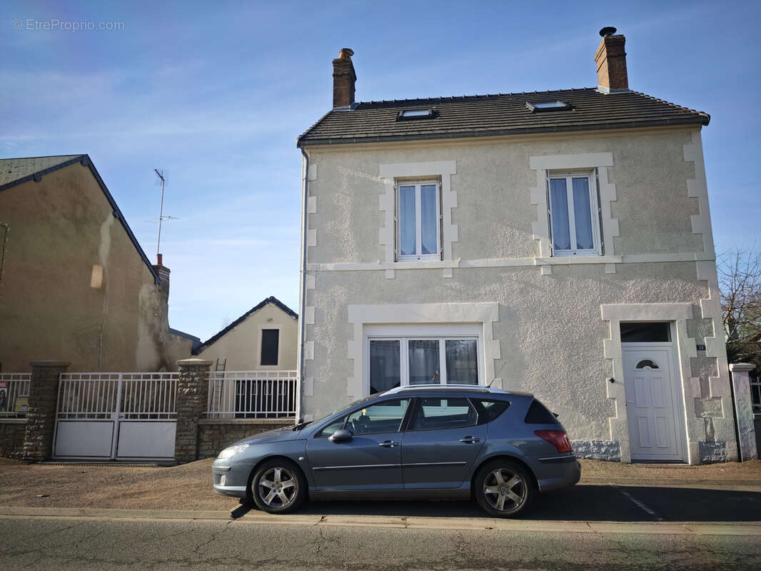 Maison à CERCY-LA-TOUR