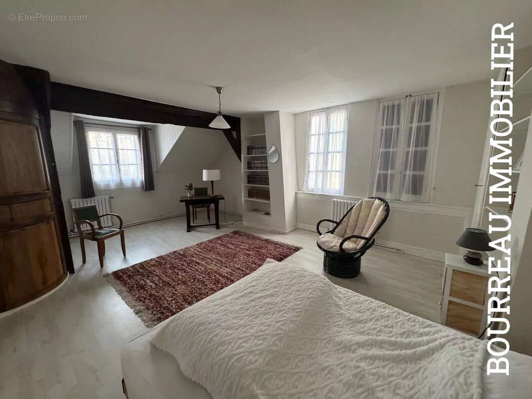 Maison à JOIGNY