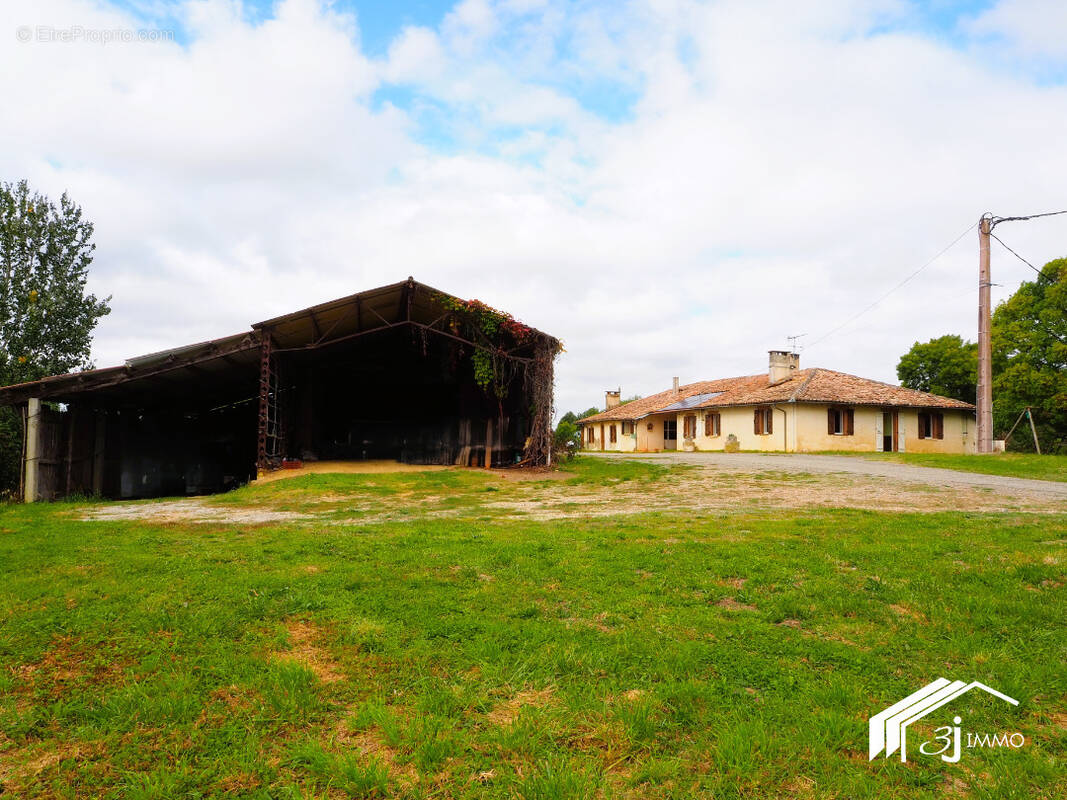Maison à LE CASTERA