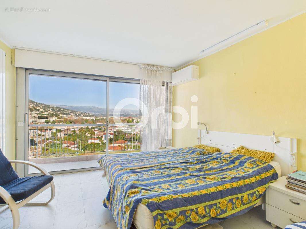 Appartement à MANDELIEU-LA-NAPOULE