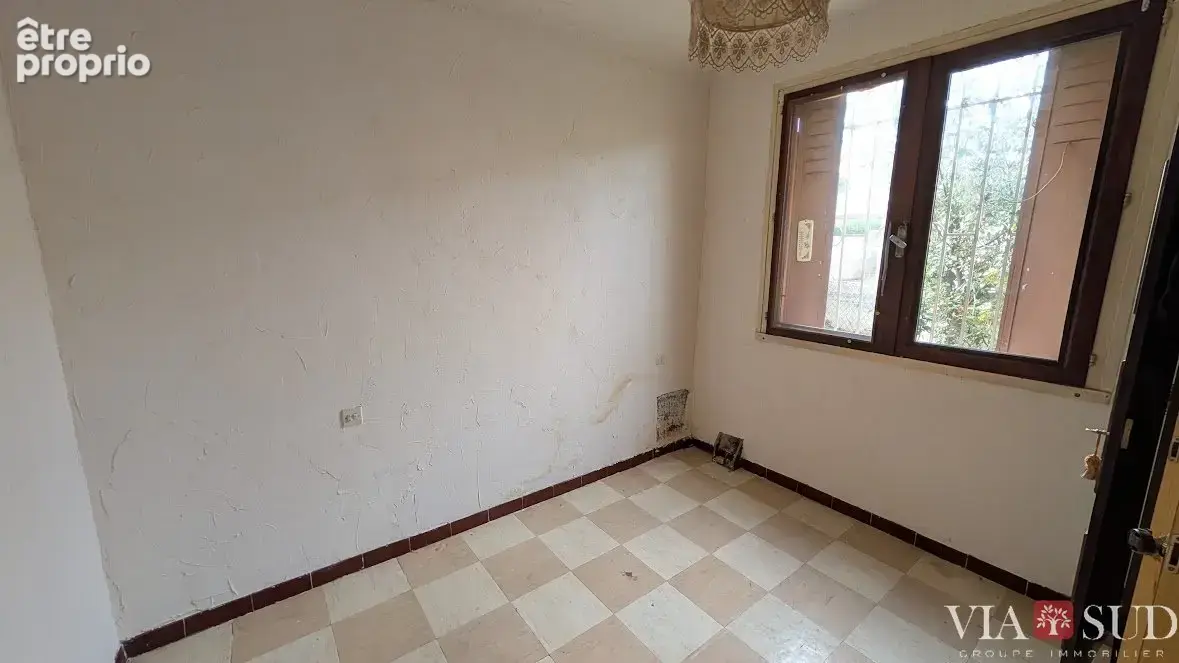 Béziers - A rénover - Maison de plain pied avec garage et jardin - photo 8