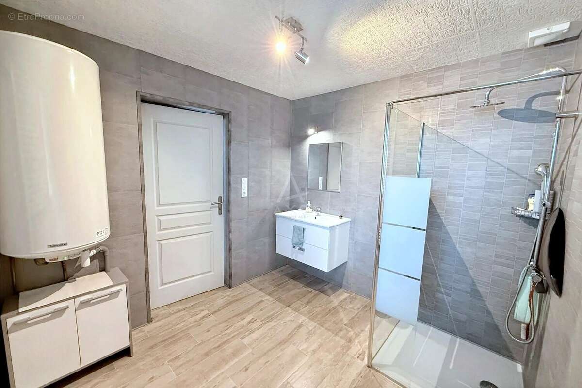 À vendre  Propriété de caractère avec grange d'exception à Vallons de l'erdre - photo 8
