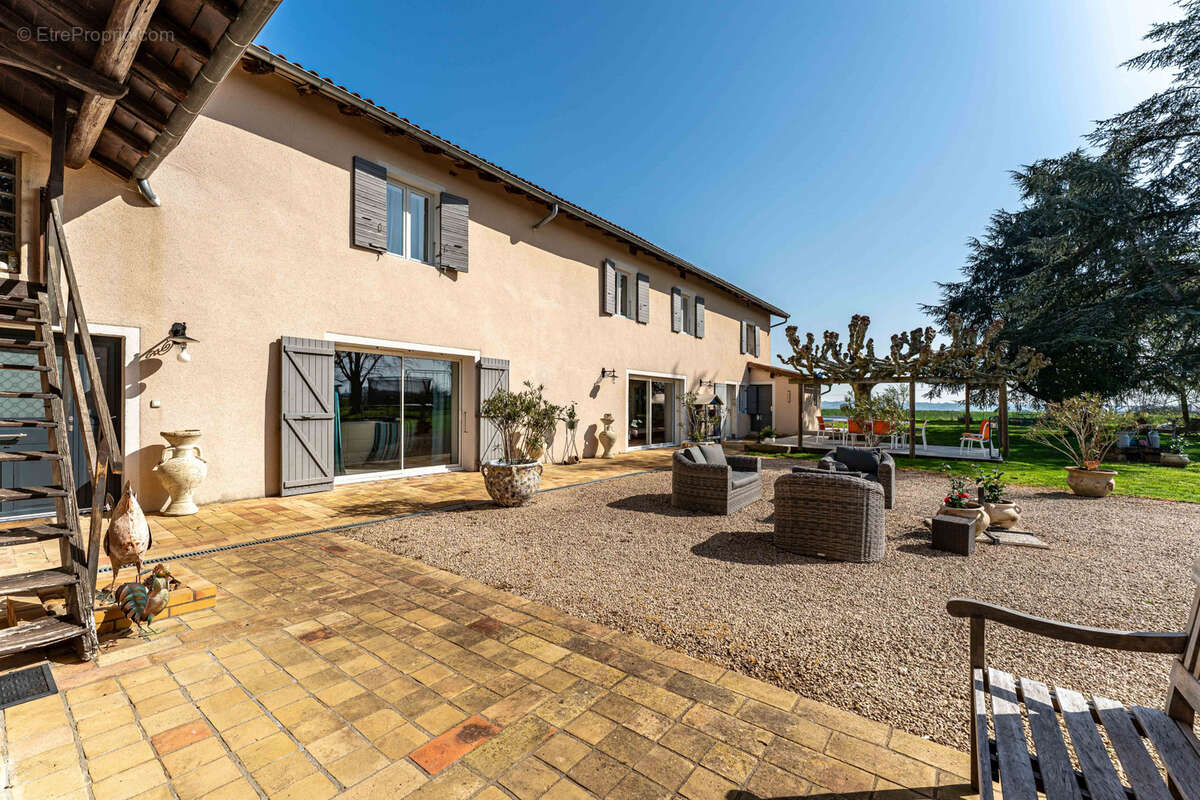 Maison à CORCELLES-EN-BEAUJOLAIS
