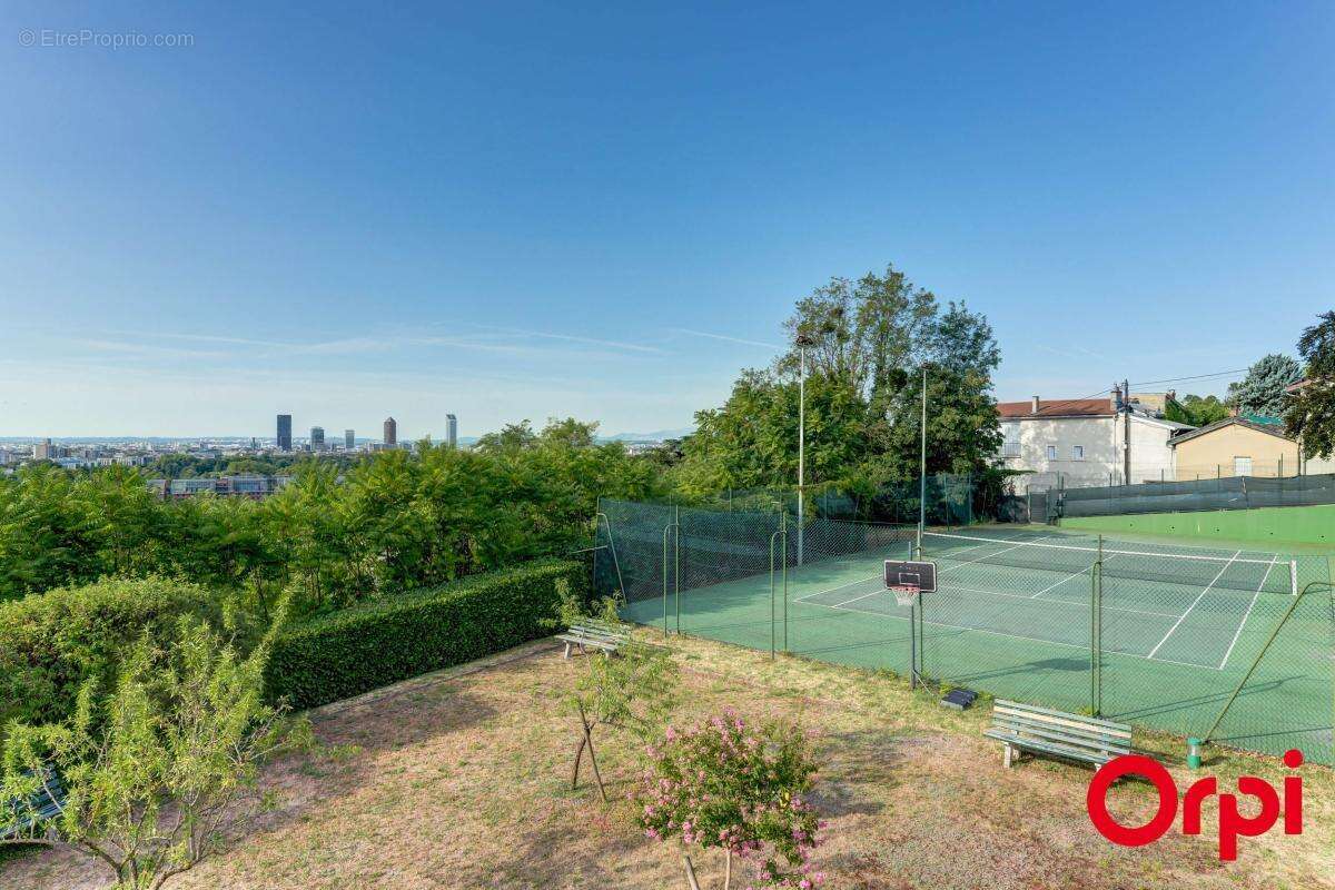 À VENDRE – Chambre avec balcon dans la prestigieuse résidence Le Petit Versailles – Caluire-et-Cuire - photo 10