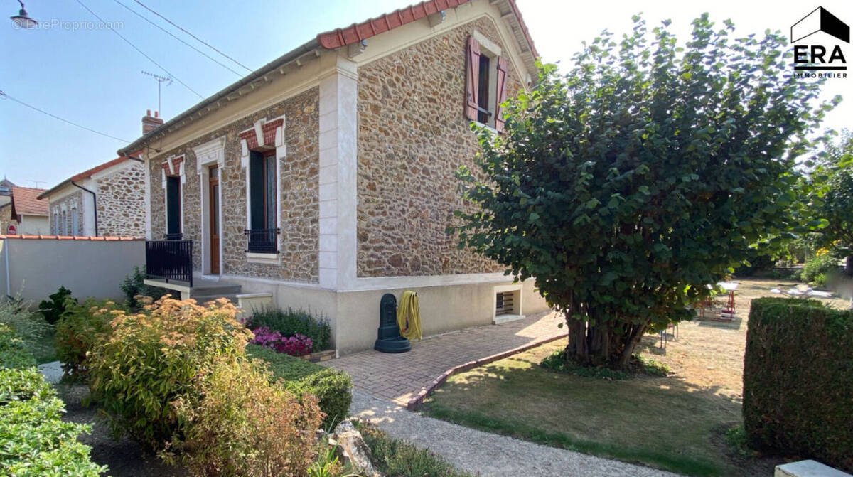 Maison à CORBEIL-ESSONNES