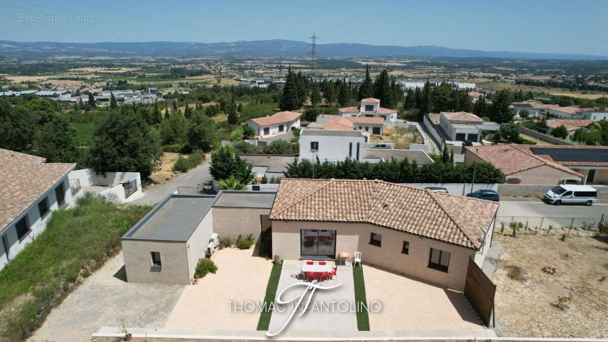 Plain pied - vue panoramique - 3 chambres - salle de bains - salle d'eau - photo 15