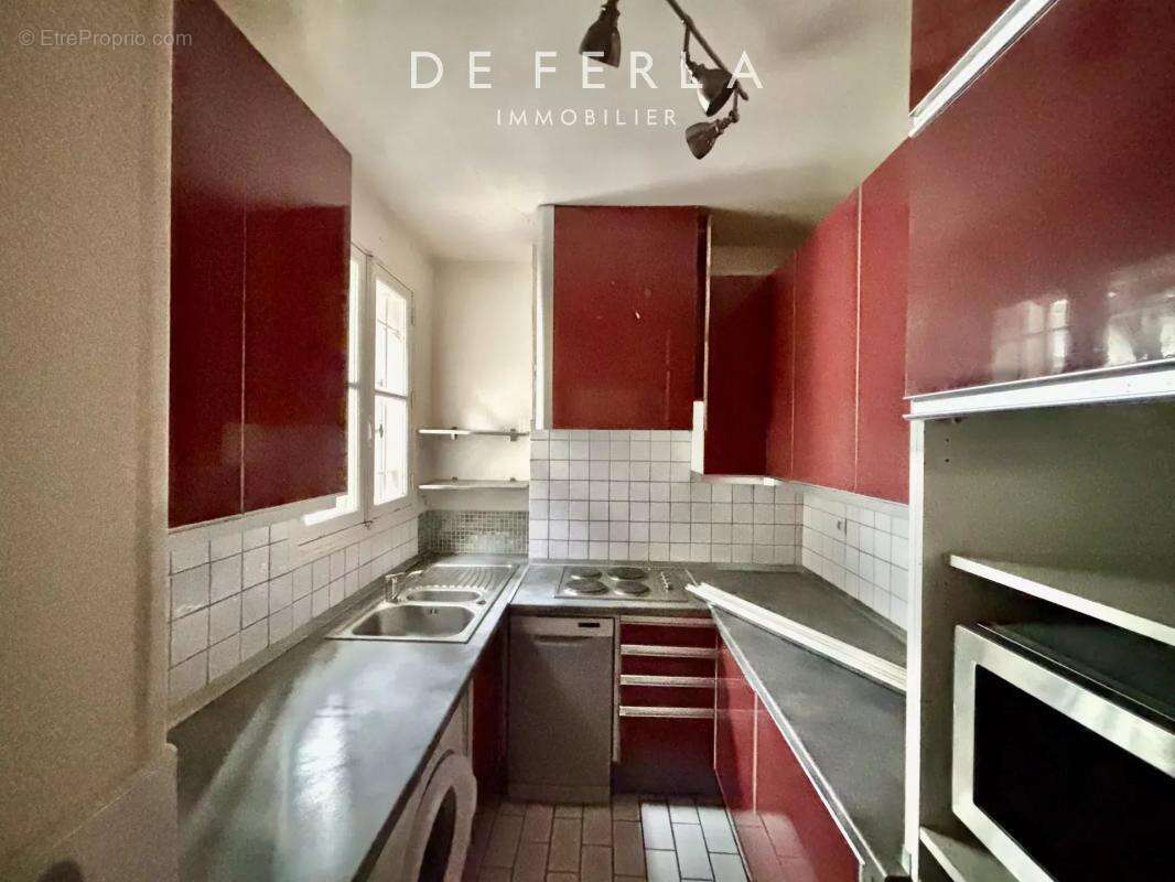 Appartement à PARIS-16E