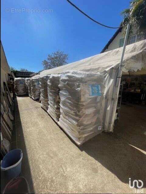 Photo 2 - Commerce à SAINT-FARGEAU-PONTHIERRY