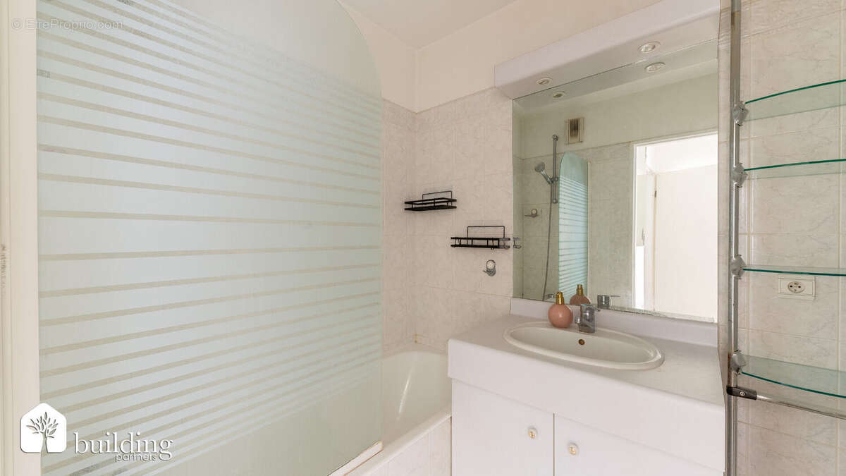 Appartement à LEVALLOIS-PERRET