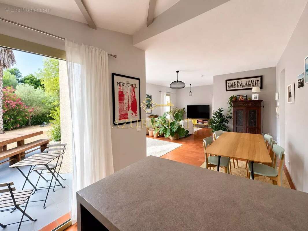 Valbonne : villa 6 pieces avec terrain et piscine dans domaine sécurisé - photo 13