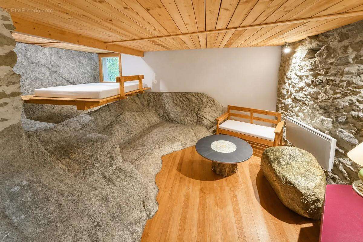 Appartement à AX-LES-THERMES