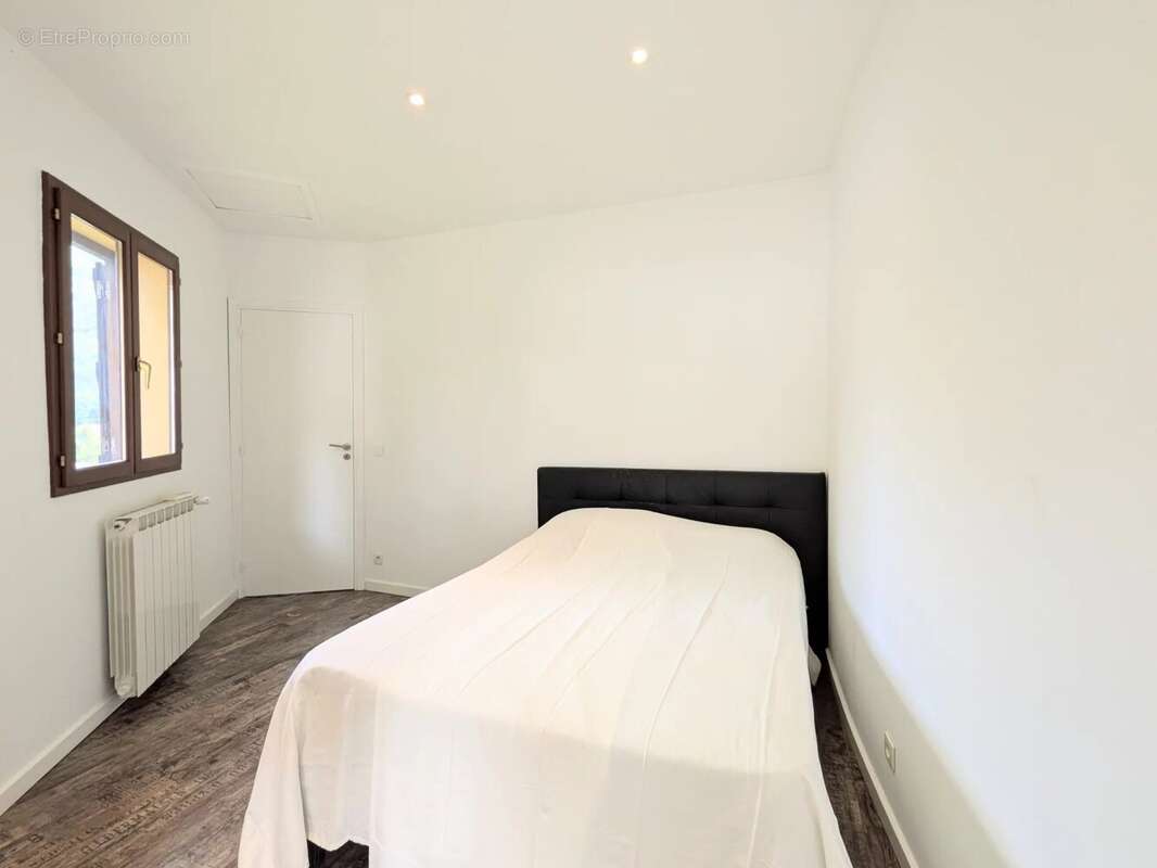 Sospel – À 35 minutes de Monaco – 5 pièces familial en duplex de 111 m² – Terrasse – Balcon - photo 13