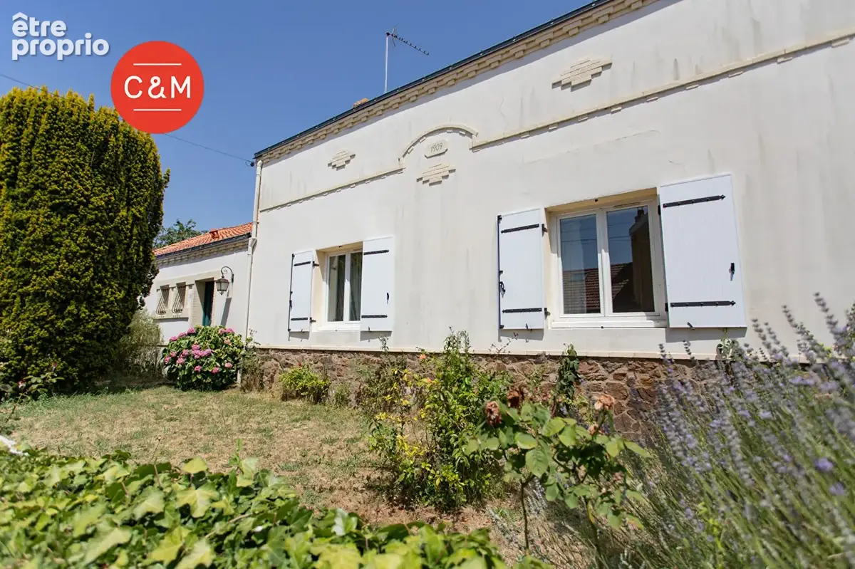 REZE TROCARDIERE - Maison 7 pièces 137 m² - photo 2