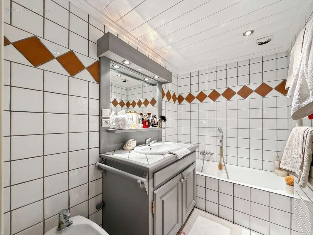 A VENDRE - Appartement T4 en rez de jardin - MEGEVE - photo 11