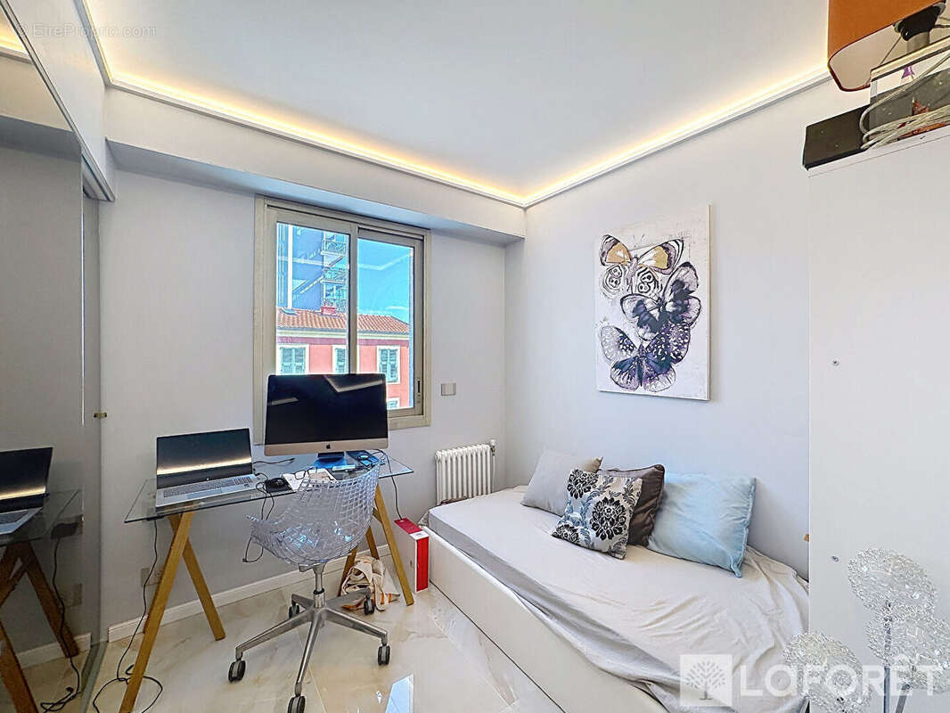 Appartement à ROQUEBRUNE-CAP-MARTIN