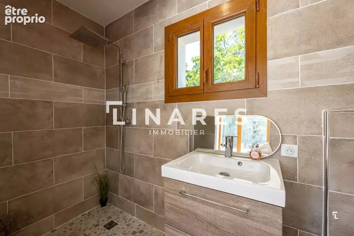 L'ICONIQUE - Villa T6 de 343m² - Dépendance - Piscine - Court de tennis - Terrain de 8000m² - 13420 GEMENOS - photo 17