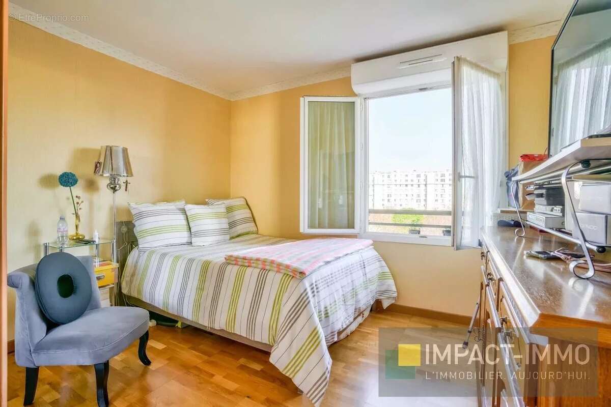 Appartement à COURBEVOIE