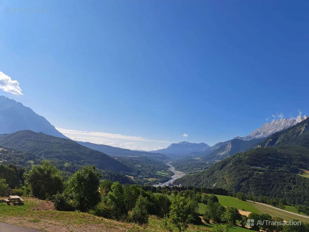 Maison à ASPRES-LES-CORPS