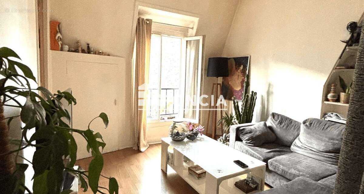 Appartement à PARIS-18E