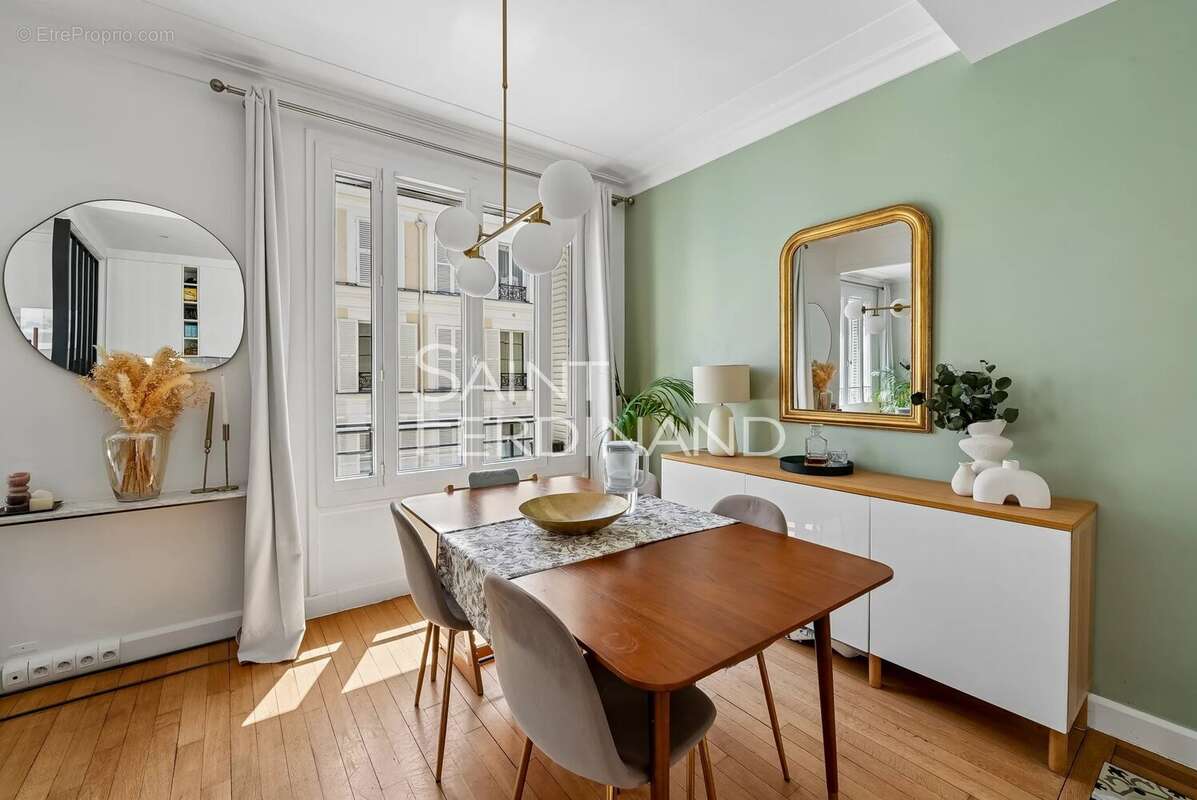 Appartement à NEUILLY-SUR-SEINE