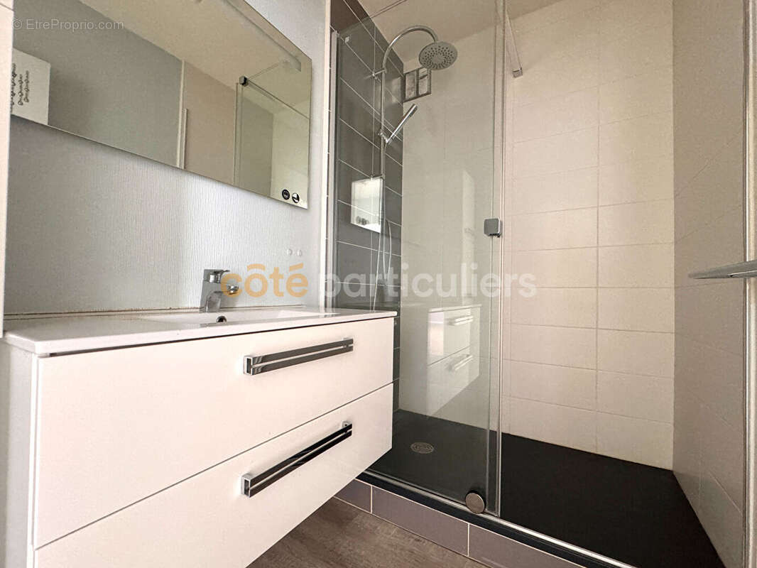 Sous offre -- saint herblain -- t4 -- 78m²-- double piece de vie --  2 ou 3 chambres --place de parking --cave -- balcon - photo 3