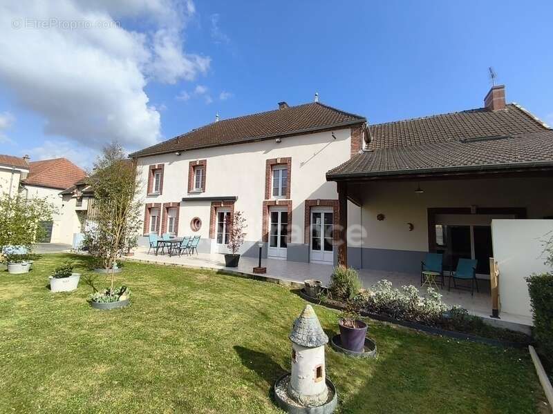  RARE À LA VENTE – Propriété d’exception avec piscine et fort potentiel  - photo 4