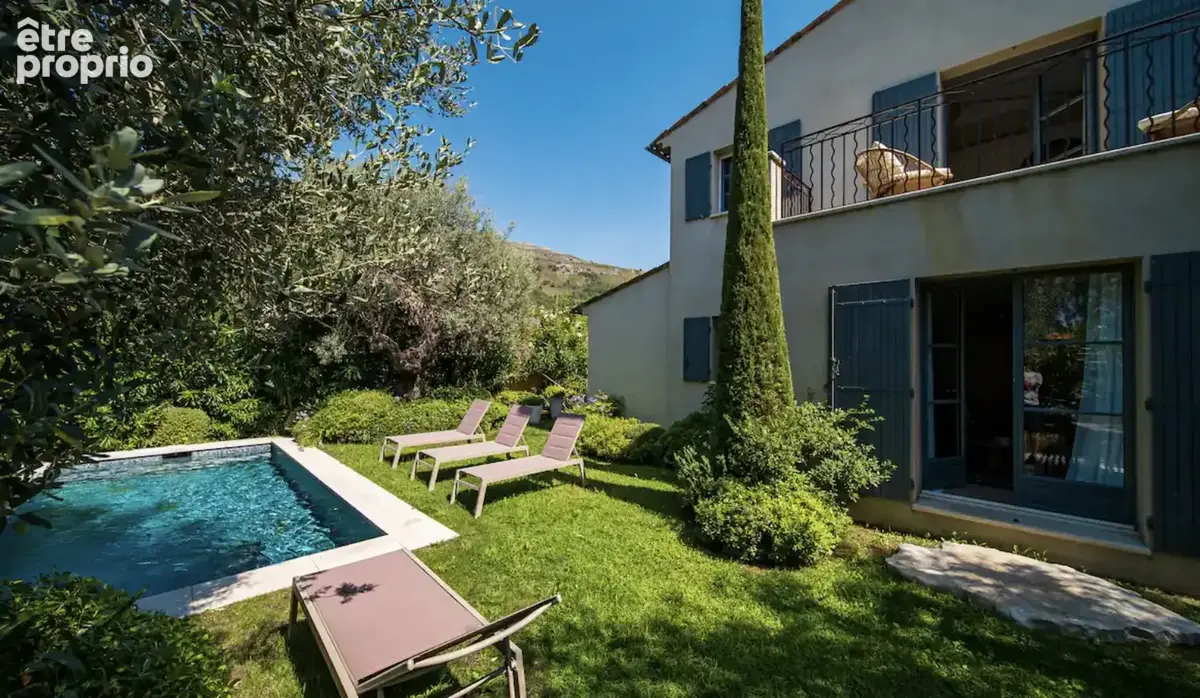 EXTREMEMENT RARE : Maison de village aux prestations premium - photo 2