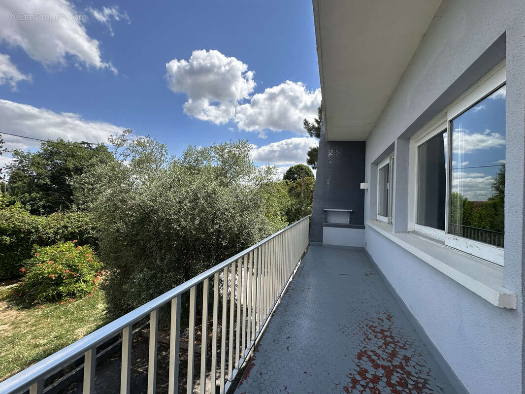 Roquefort rive gauche - maison familiale avec piscine et terrain - photo 19