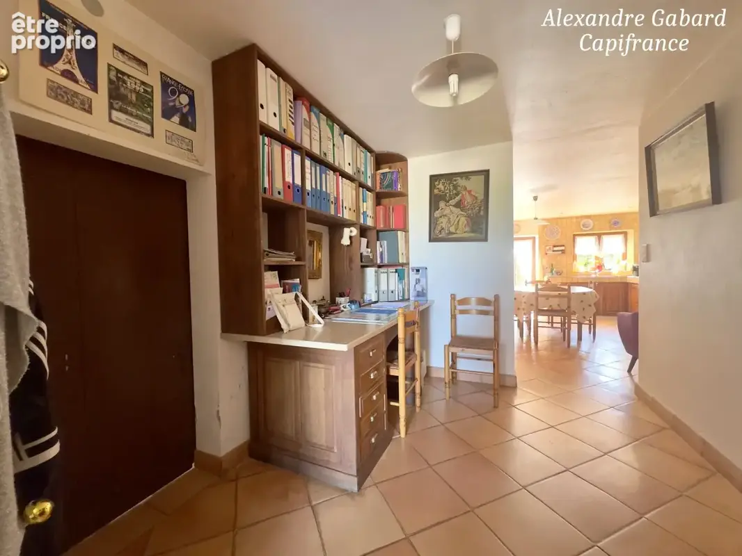 Maison en pierres 230 m² - 4 chambres - Terrain 7 370 m² - Piscine - Dépendances - photo 14