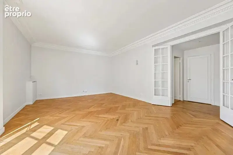 NEUILLY SAINT JAMES / LONGCHAMP: Élégant appartement familial de 158 m² sur jardin avec balcon - photo 4