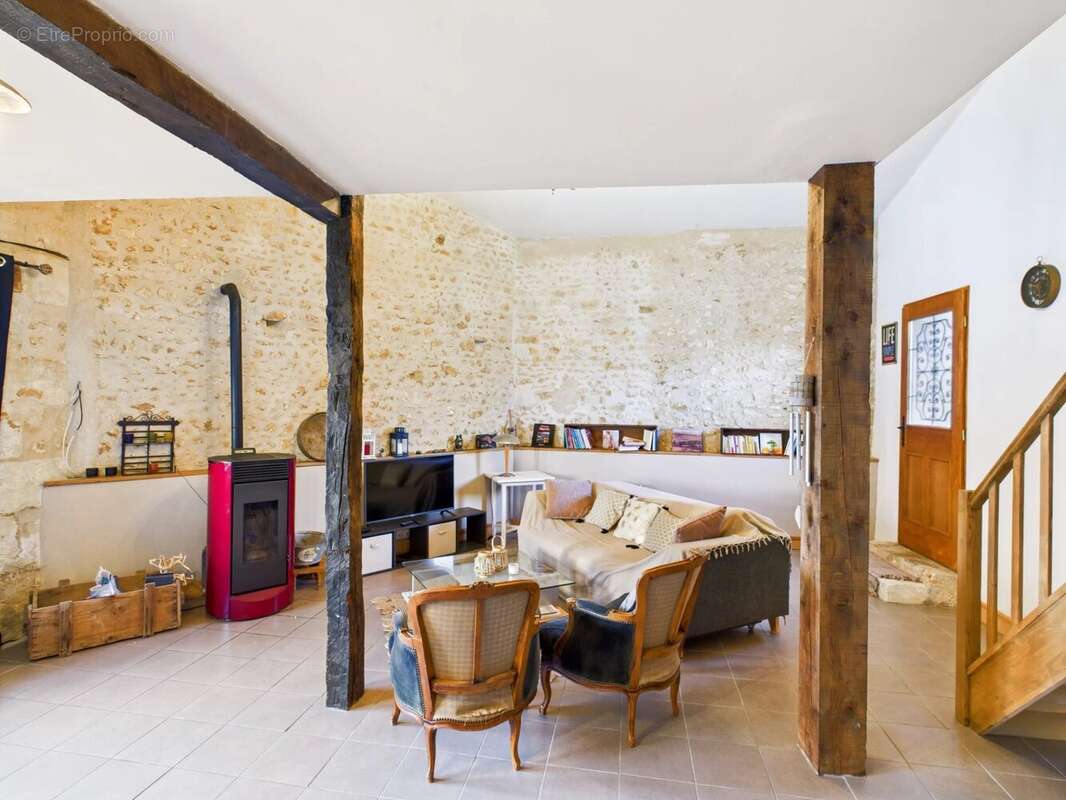 Maison à AUBETERRE-SUR-DRONNE