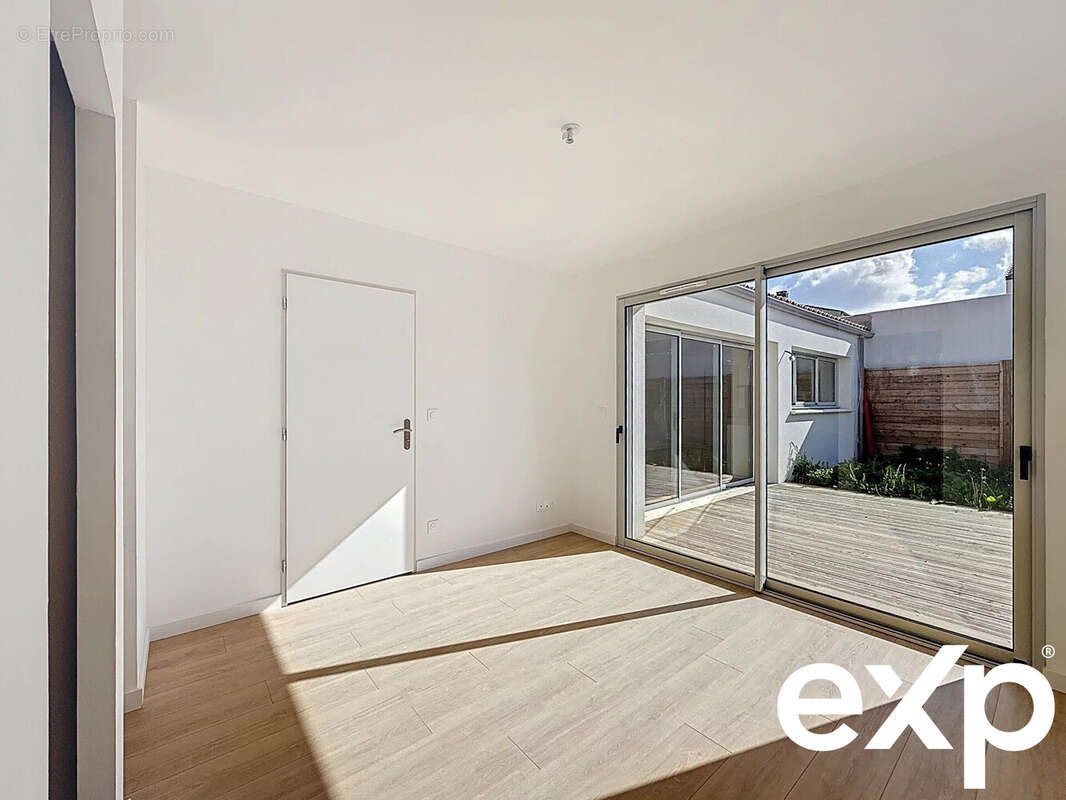 Maison à SAINTE-SOULLE