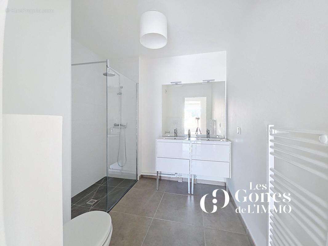 Appartement à CRAPONNE