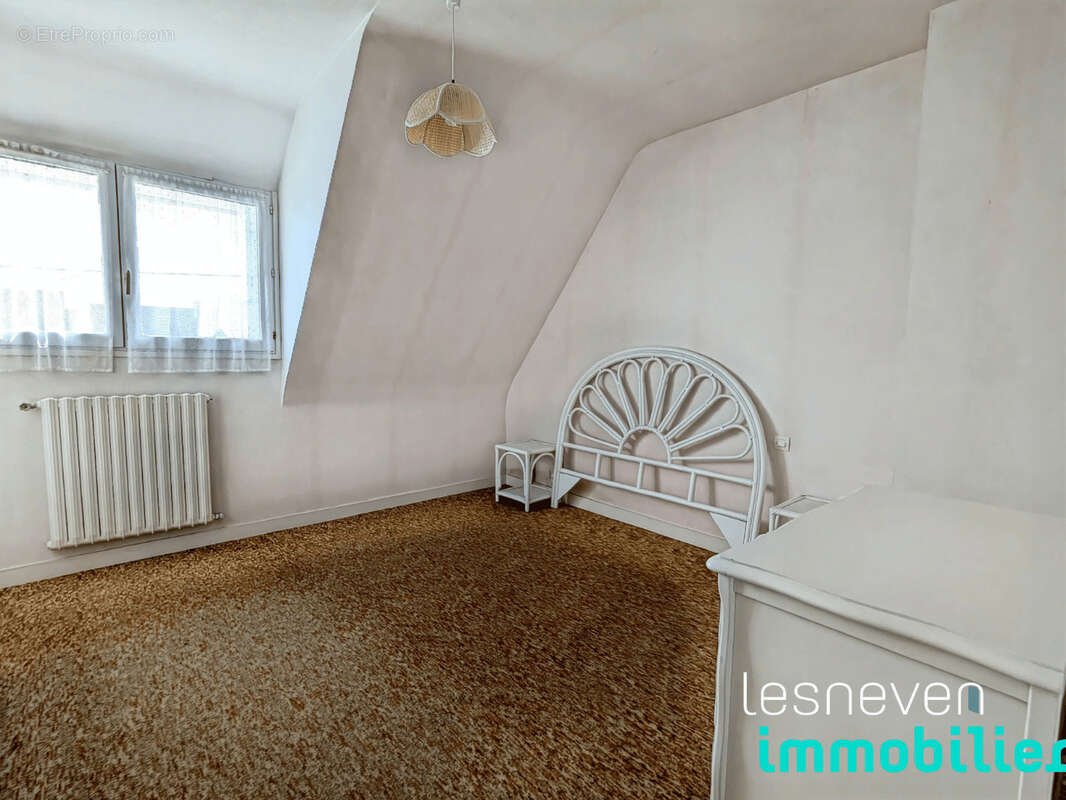 Maison à PLOUNEOUR-TREZ