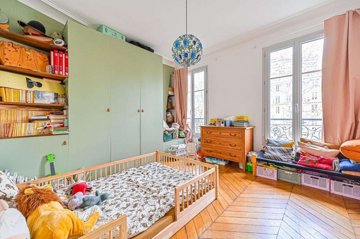 Appartement à PARIS-10E