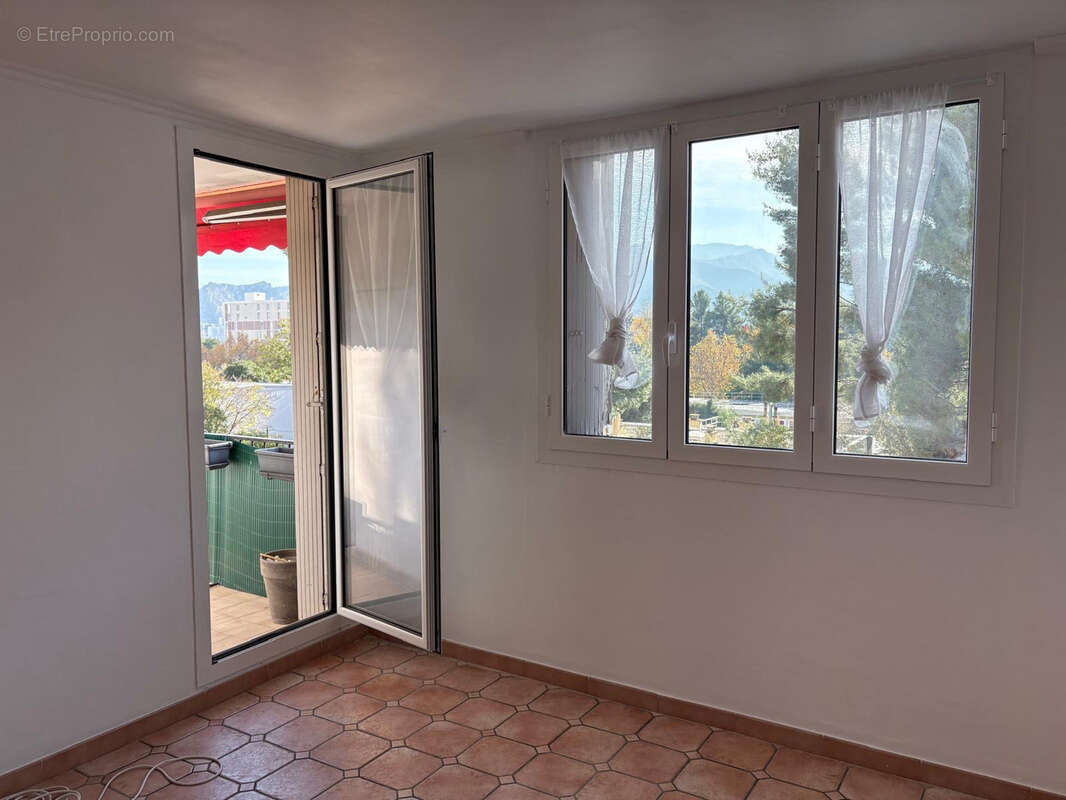 Appartement à MARSEILLE-11E