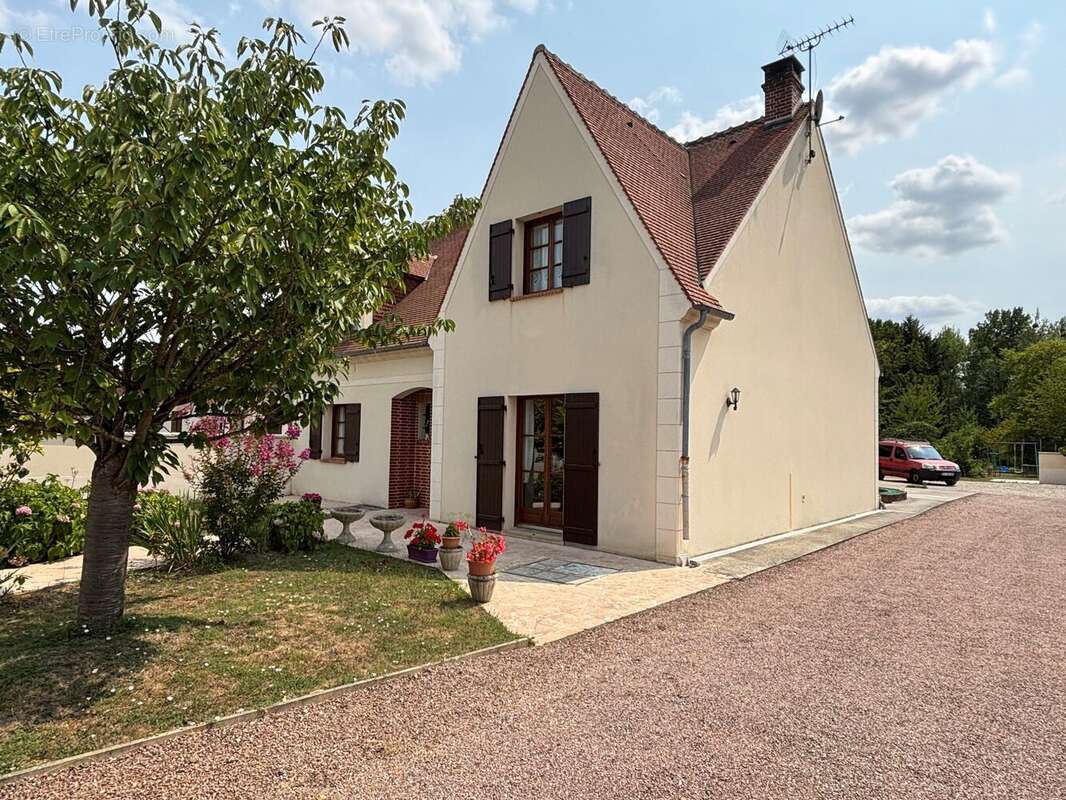 Maison 143 m² à Choisy-Au-Bac  - photo 2